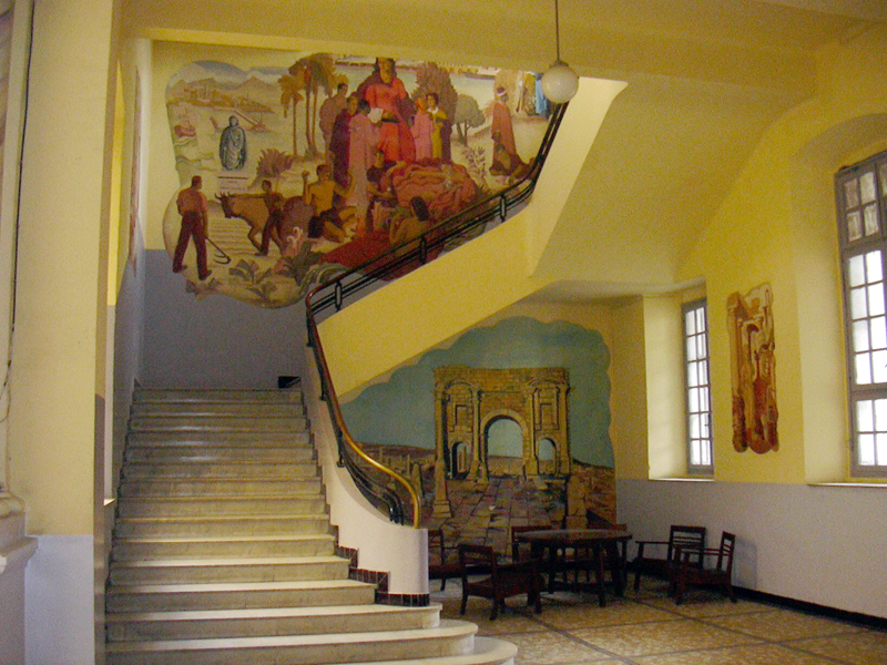 photos/2004 Alger/0395 Lycee Bugeaud Grand escalier.jpg